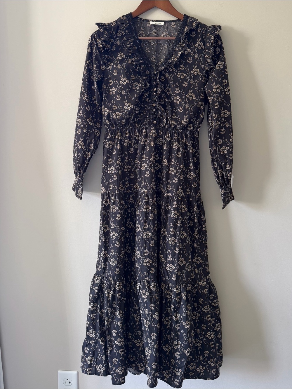 Neuflora Floral Maxi Dress with Ruffle Details Grey/Cream Size Small